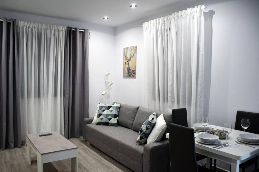Alojamientos Lola, Suite Con Jacuzzi Benalup-Casas Viejas Eksteriør bilde