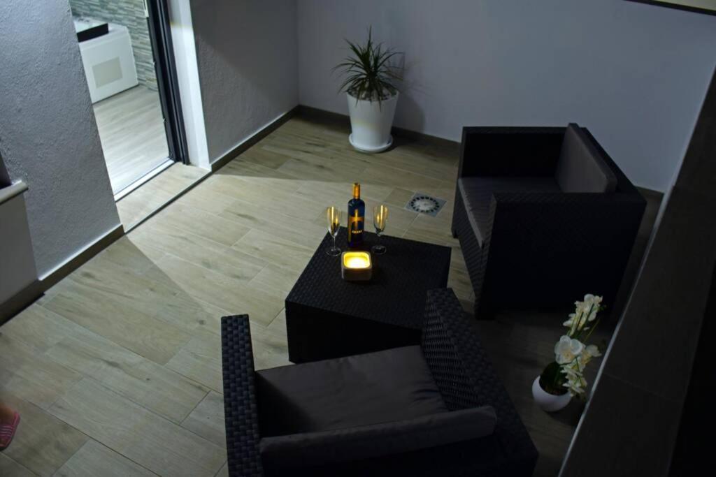 Alojamientos Lola, Suite Con Jacuzzi Benalup-Casas Viejas Eksteriør bilde