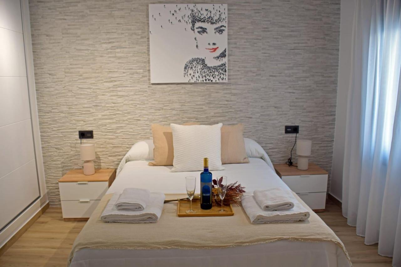 Alojamientos Lola, Suite Con Jacuzzi Benalup-Casas Viejas Eksteriør bilde